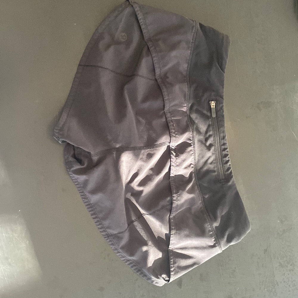 Lululemon size four speed up shorts 2.5 inch